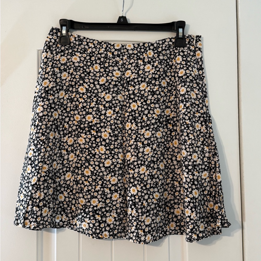 Dress Forum Black and White Floral A-Line Skirt